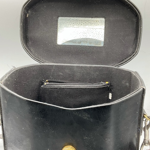 “VINTAGE” Faux Leather Unique Top Handle / Strap Gold Accents Bag. - Picture 9 of 13